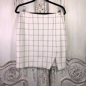 Amanda + Chelsea NWOT Black on White Window Pane Front Slit Skirt Size 8